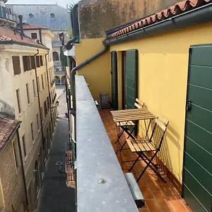 https://il-tamarindo-in-pieno-centro-storico.hotelinveneto.com